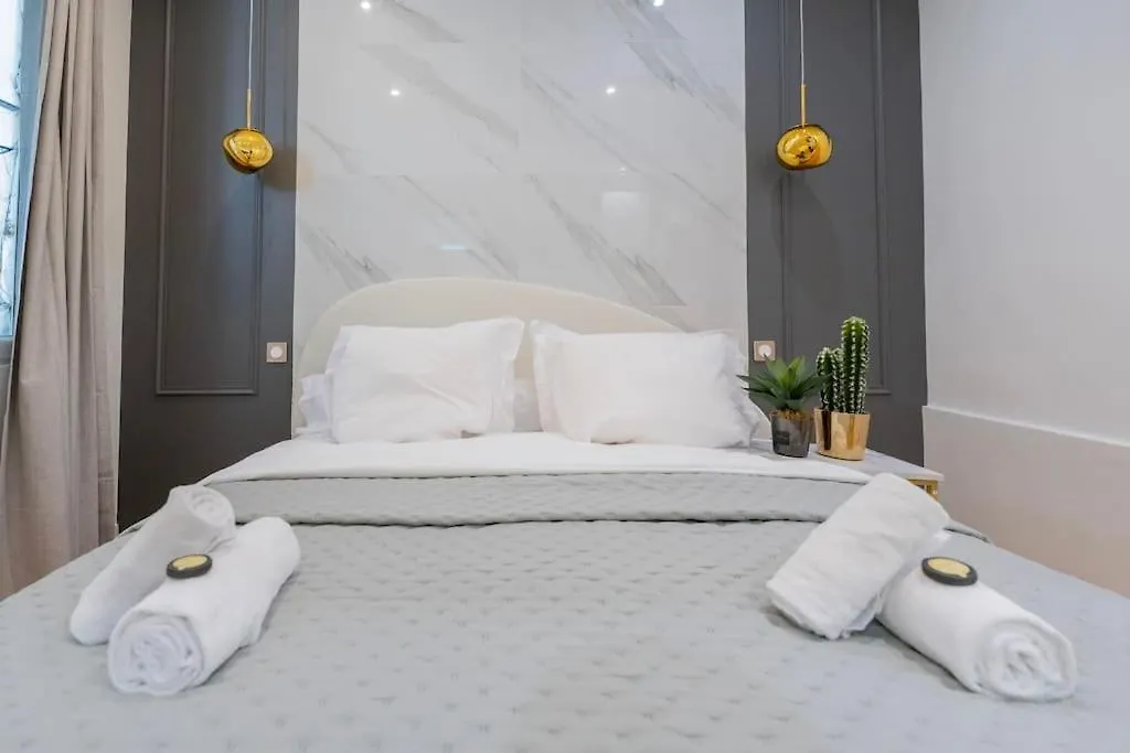 Luxurious Apartment With Stylish Design And Comfort - 105 Paris