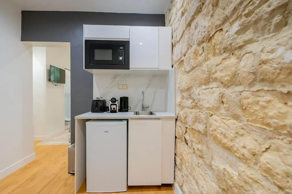 Luxurious Apartment With Stylish Design And Comfort - 105 Paris France