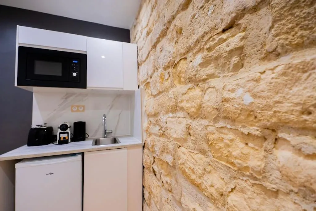 Luxurious Apartment With Stylish Design And Comfort - 105 Paris 0*,  France